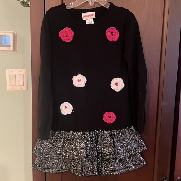 Two girls sweater dresses size 5 - Picture 5 of 8